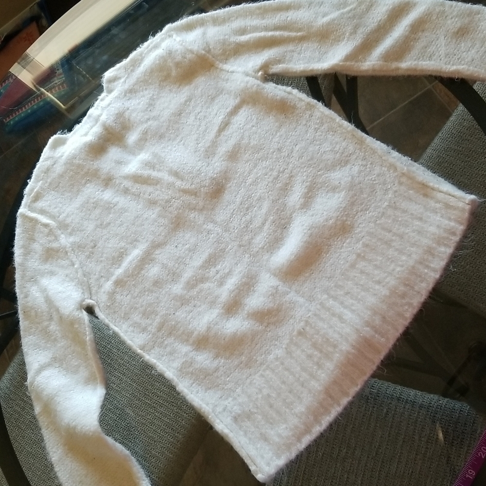 White sweater - Picture 6 of 6